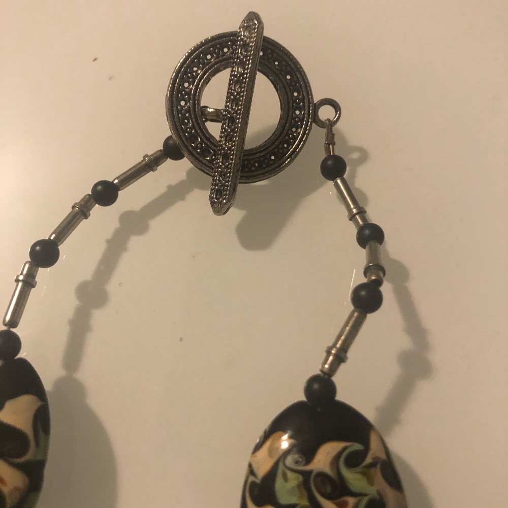 Beaded necklace - Picture 3 of 5